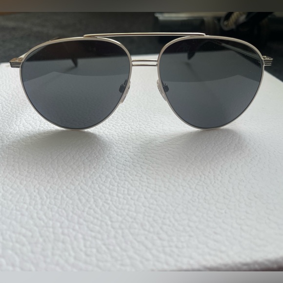 Burberry sunglasses - Picture 1 of 5